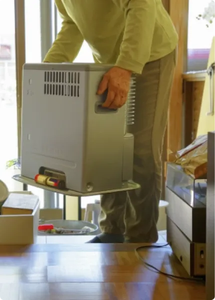 家電を搬出する様子